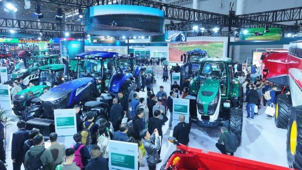 上阳网 潍柴雷沃新能源拖拉机闪耀2025国际农机展