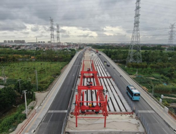 优配中国 上海G228公路项目部完成S2跨线桥桥梁架设任务